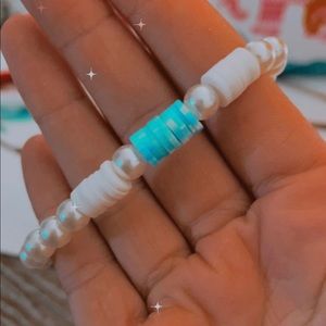 Blue silver white heishi bracelet! Q: 1